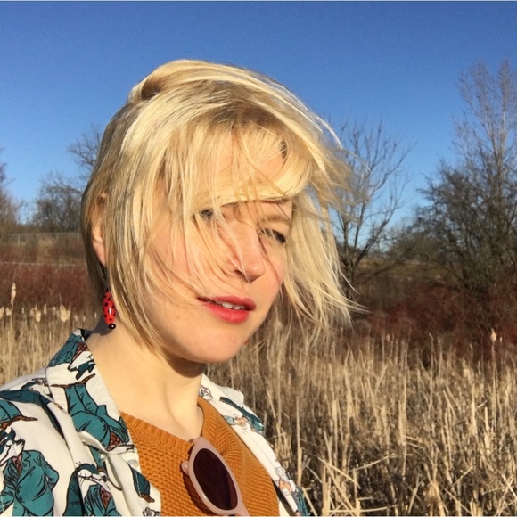 Meet Julie - Picture 6 of 6